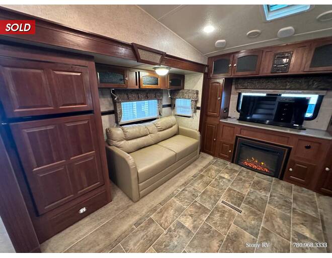 2015 Rockwood Signature Ultra Lite 8265WS Fifth Wheel at Stony RV Sales and Service STOCK# 1017 Photo 13