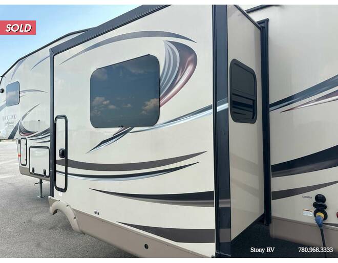 2015 Rockwood Signature Ultra Lite 8265WS Fifth Wheel at Stony RV Sales and Service STOCK# 1017 Photo 22