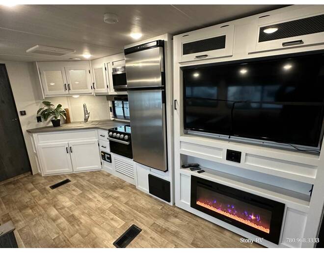 2022 Keystone Hideout 29DFS Travel Trailer at Stony RV Sales and Service STOCK# S135 Photo 11