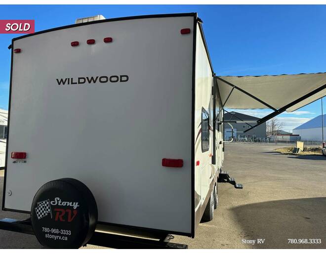 2014 Wildwood 27DBUD Travel Trailer at Stony RV Sales and Service STOCK# 1063 Photo 9