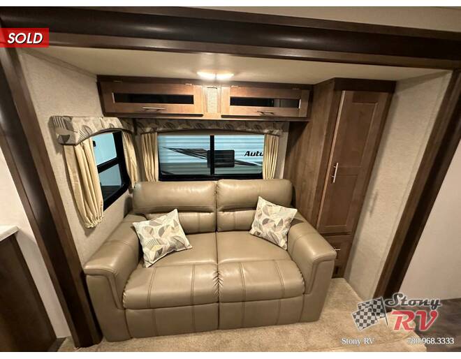 2018 Wildcat Maxx Lite 245RGX Travel Trailer at Stony RV Sales, Service and Consignment STOCK# S126 Photo 14