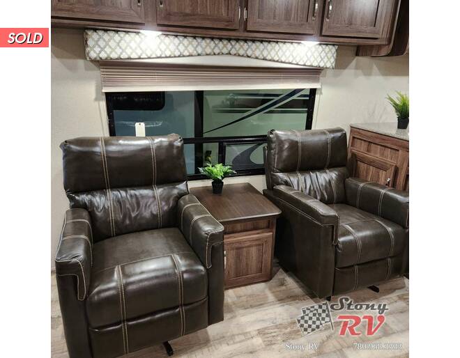 2017 Layton Javelin Series 293RK Travel Trailer at Stony RV Sales, Service and Consignment STOCK# 232 Photo 15