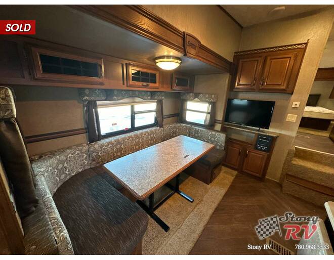 2015 Palomino Sabre Silhoutte 250RLUD Fifth Wheel at Stony RV Sales and Service STOCK# C146 Photo 9