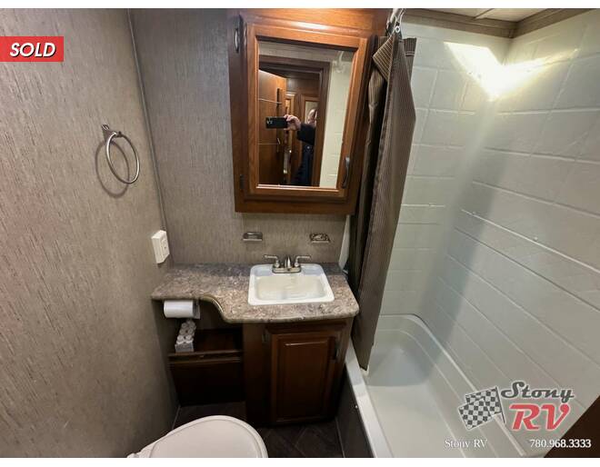 2015 Palomino Sabre Silhoutte 250RLUD Fifth Wheel at Stony RV Sales and Service STOCK# C146 Photo 17