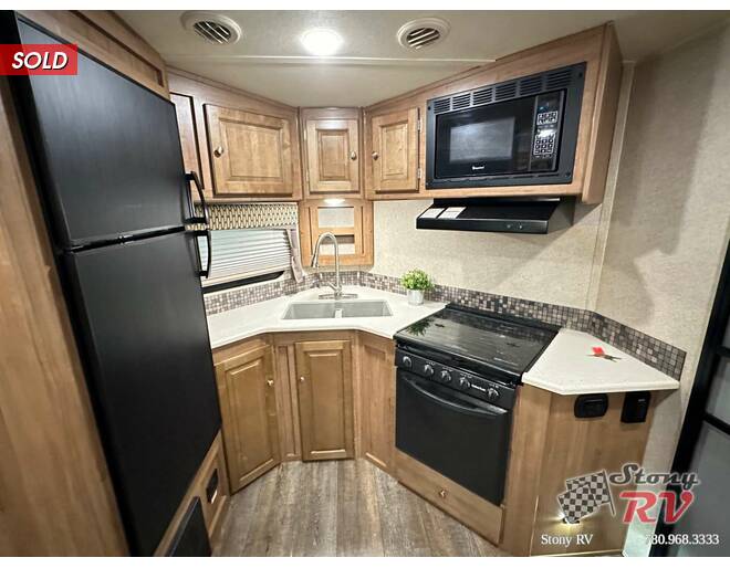 2018 Rockwood Windjammer 2618VS Travel Trailer at Stony RV Sales, Service and Consignment STOCK# 1096 Photo 7