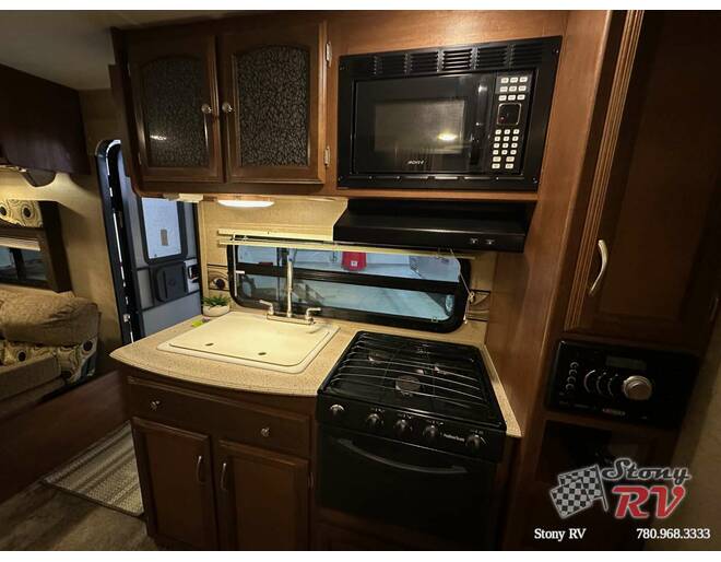 2015 Coachmen Freedom Express Ultra Lite 23TQX Travel Trailer at Stony RV Sales, Service and Consignment STOCK# 1105 Photo 22