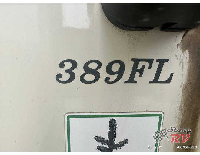 2019 Palomino Columbus 389FL Fifth Wheel at Stony RV Sales, Service and Consignment STOCK# C147 Photo 3