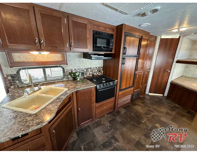 2015 Prime Time Avenger 28DBS Travel Trailer at Stony RV Sales, Service and Consignment STOCK# 1114 Photo 11