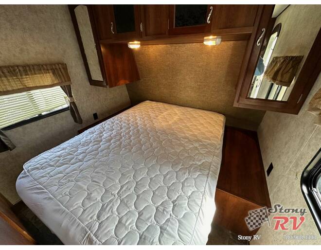 2015 Prime Time Avenger 28DBS Travel Trailer at Stony RV Sales, Service and Consignment STOCK# 1114 Photo 17