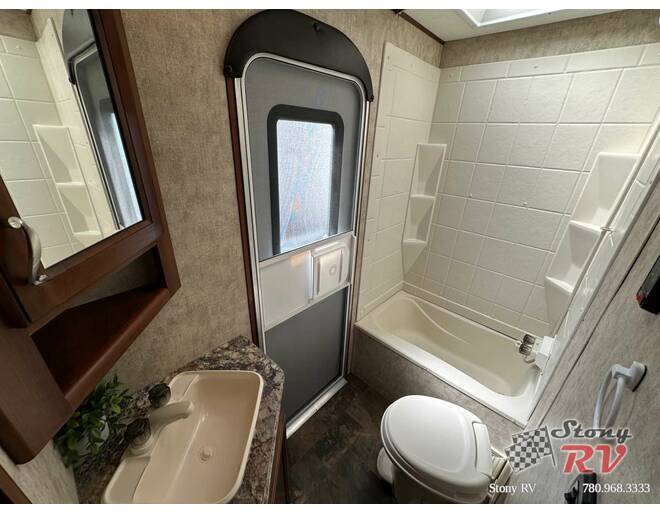 2015 Prime Time Avenger 28DBS Travel Trailer at Stony RV Sales, Service and Consignment STOCK# 1114 Photo 18