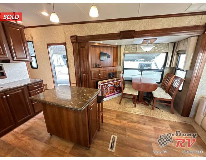 2014 Cardinal 3030RS Fifth Wheel at Stony RV Sales, Service and Consignment STOCK# C150 Photo 13