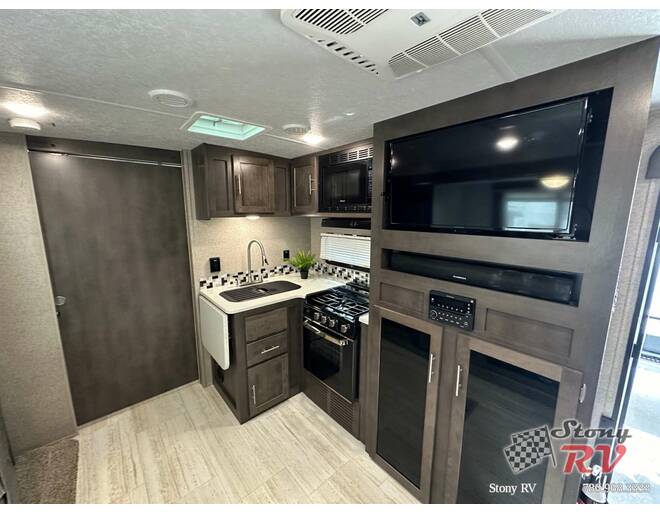 2019 Rockwood Ultra Lite 2609WS Travel Trailer at Stony RV Sales, Service and Consignment STOCK# 1134 Photo 15
