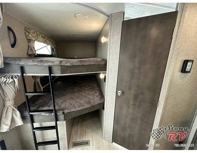 2019 Rockwood Ultra Lite 2609WS Travel Trailer at Stony RV Sales, Service and Consignment STOCK# 1134 Photo 18